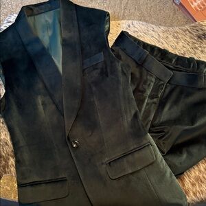 Elegant Emerald Velvet Suit Vest and Pants